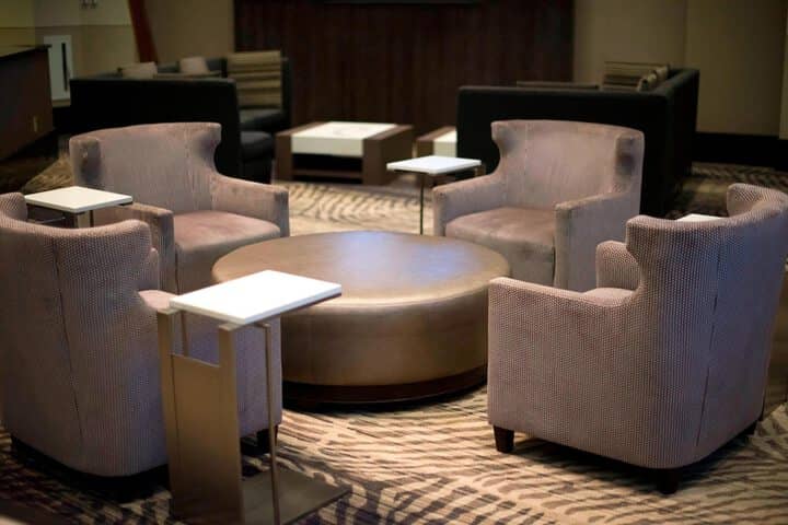 Lounge 38 of 54